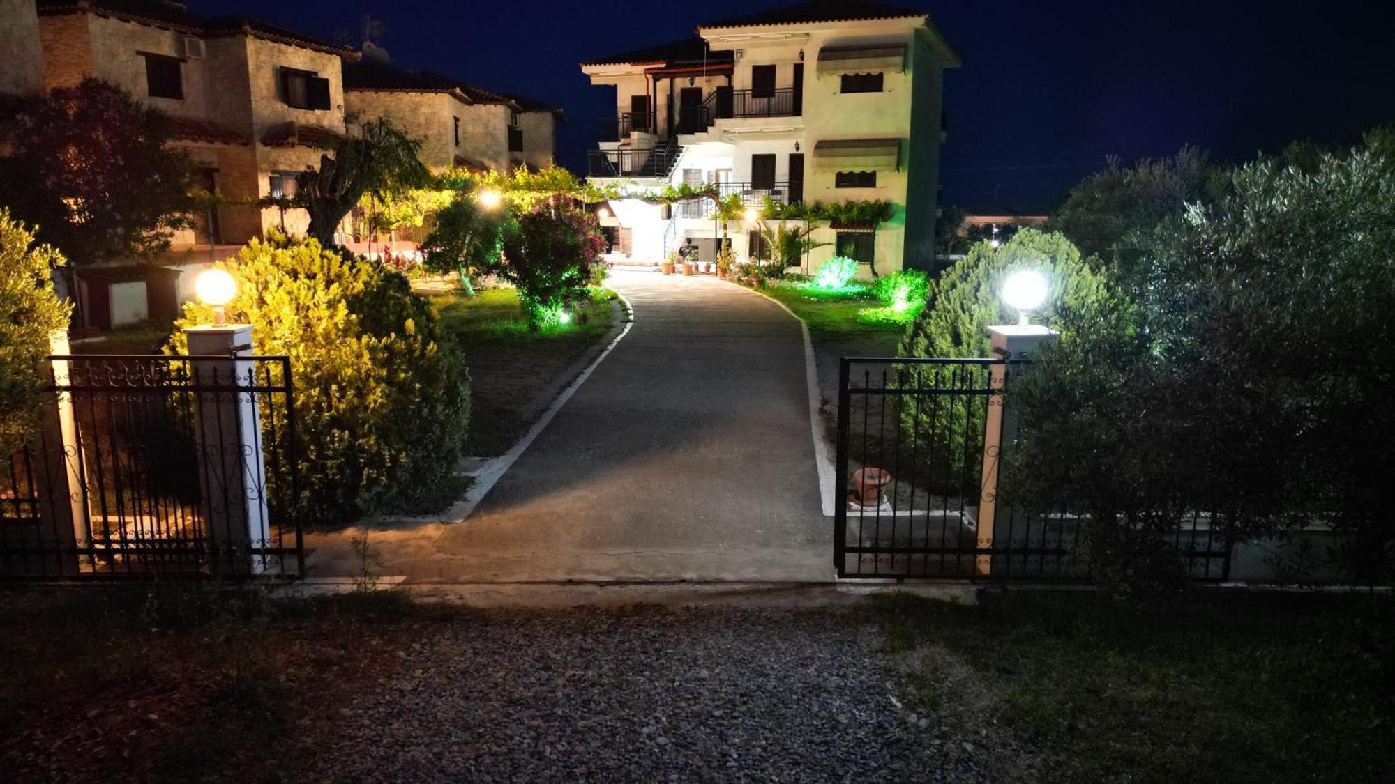 Studio Nastasia Afytos Exterior photo