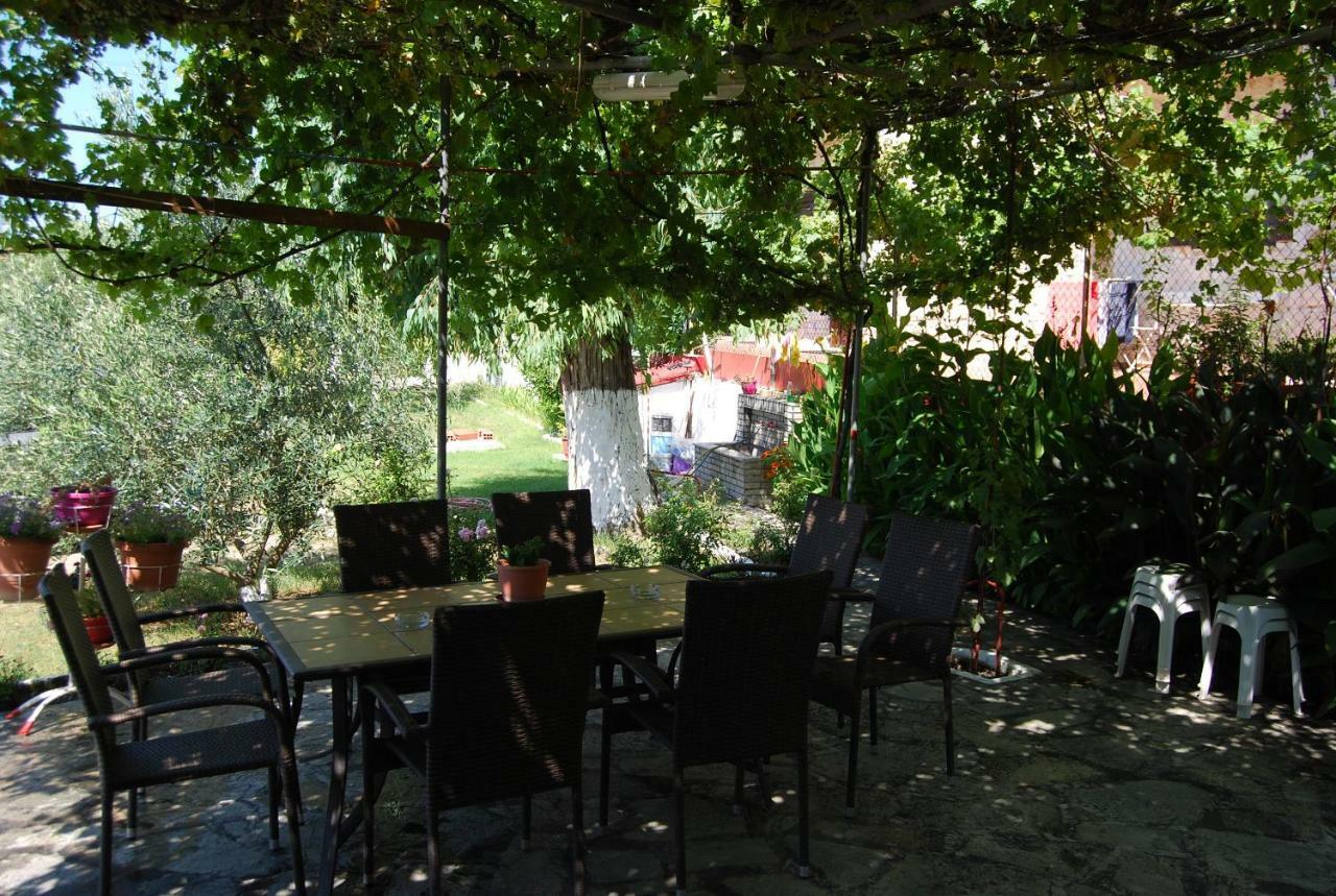 Studio Nastasia Afytos Exterior photo
